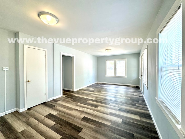 Building Photo - Spacious 3-Bedroom, 2-Bath Home with Modern Updates & Flex Rooms