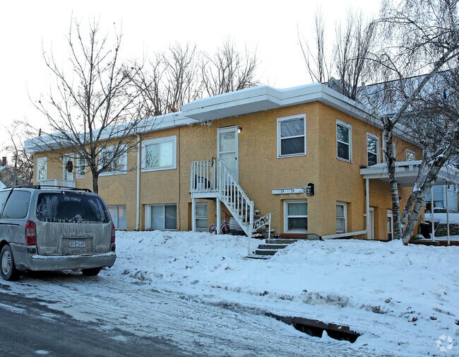 Building Photo - 654 Stryker Ave