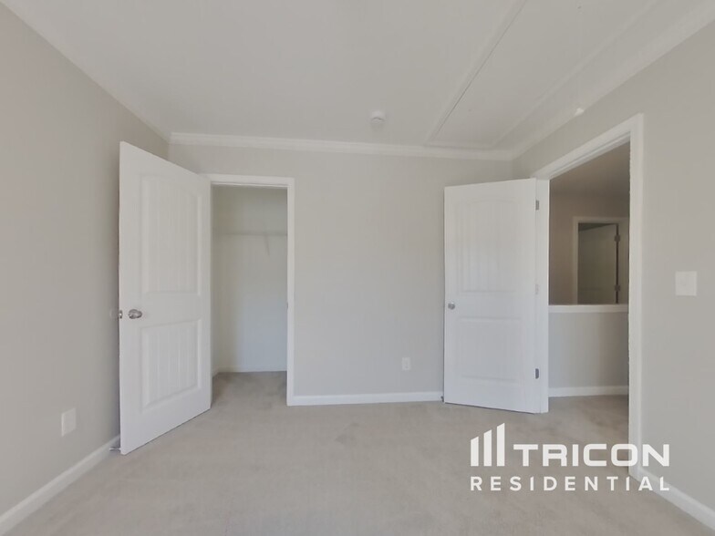 Building Photo - 127 Bethany Manor Dr