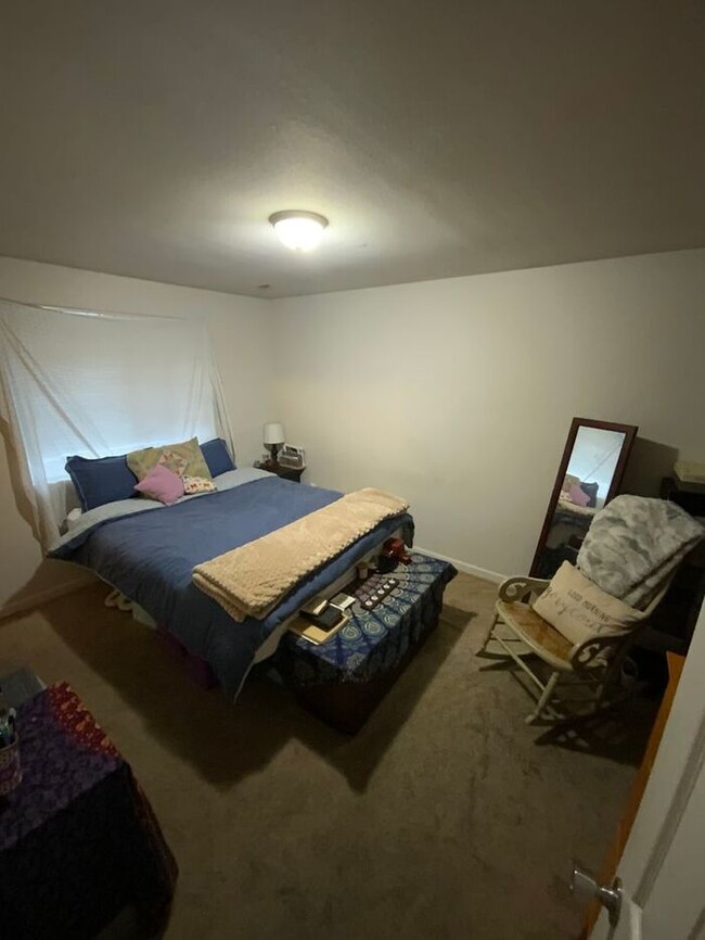 Building Photo - Lakewood/ Steilacoom area 2bdr 1 bath dupl...