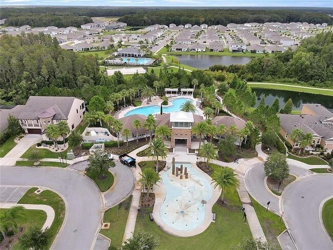 Building Photo - 32662 Brooks Hawk Ln