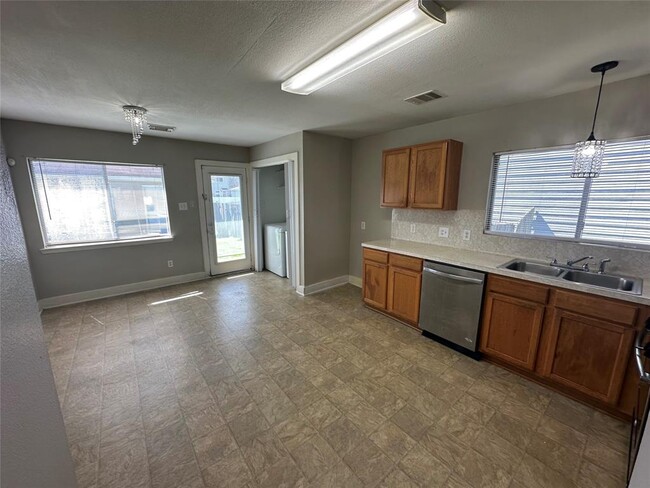 Building Photo - 1051 Grassy View Dr