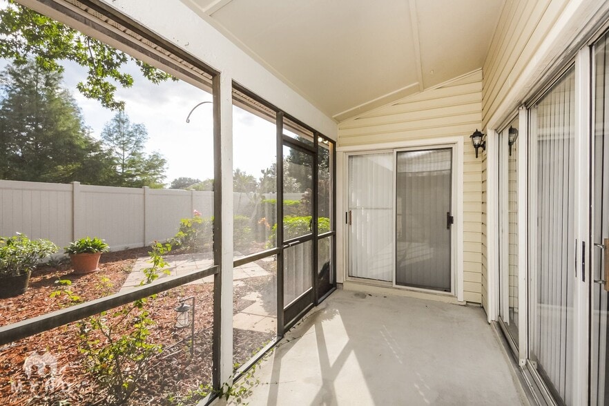 Building Photo - 2800 Falling Tree Cir