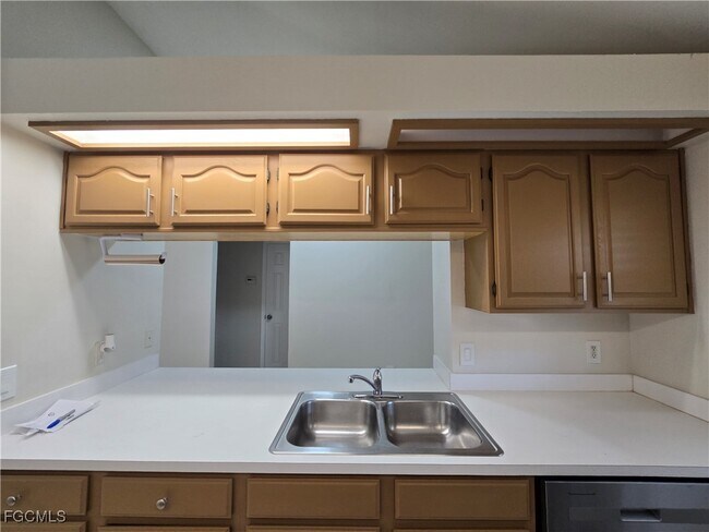 Building Photo - 4815 Triton Ct E