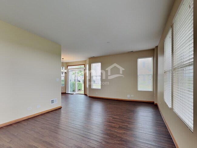 Building Photo - 211 Barrett Dr
