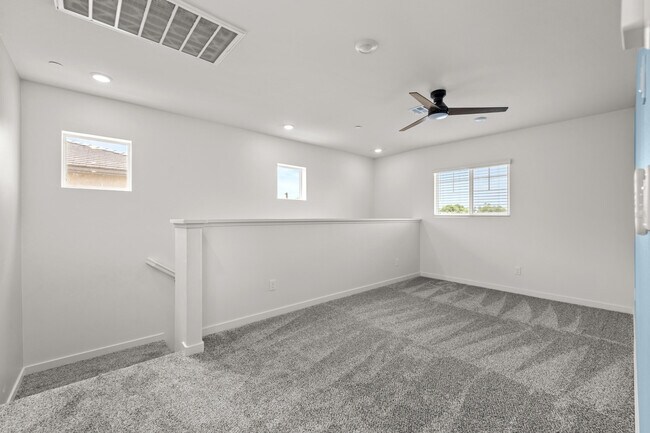 Building Photo - 80425 Enclave Ct