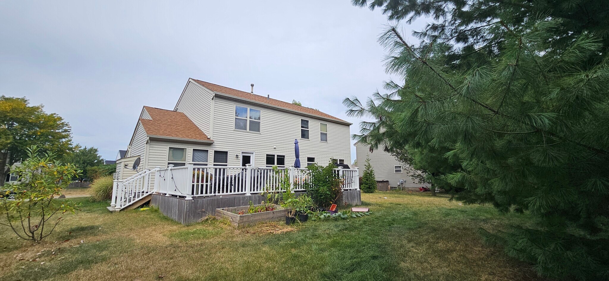 Building Photo - 2250 Reeves Ave