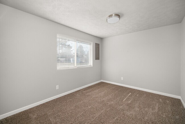Building Photo - 11512 E Railroad Ave