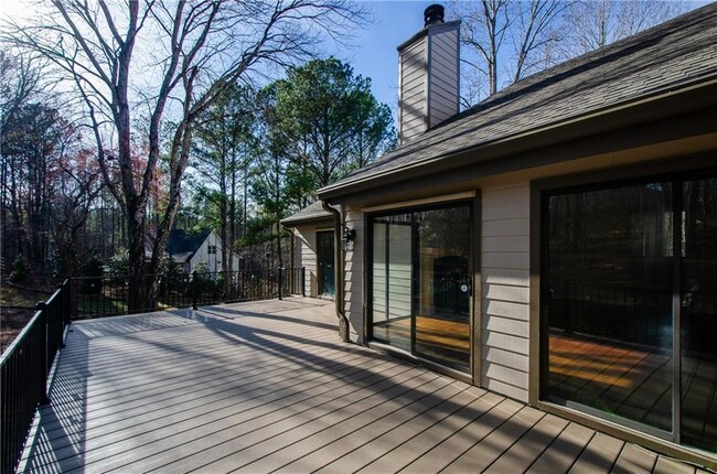 Building Photo - 150 Karina Pl