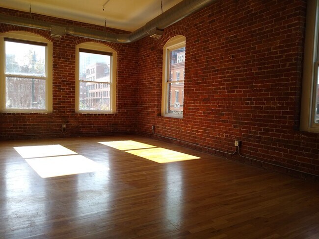 Primary Photo - Loft Living At It's Finest In LODO!