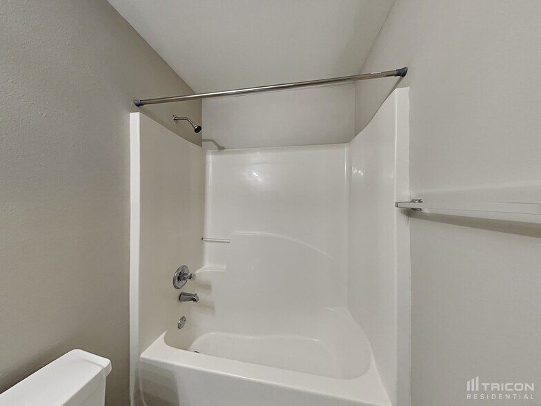 Building Photo - 228 Danville Dr