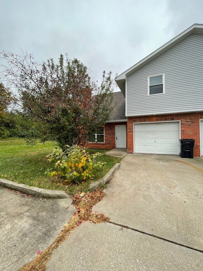 Building Photo - 3616-3618 Hermitage Rd.