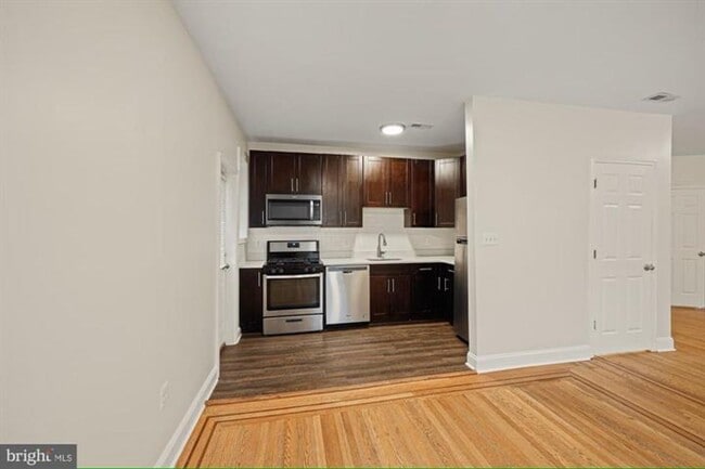 Building Photo - Available Now- Beautiful 3 Bedroom, 2 Bath Home in Baltimore, MD!