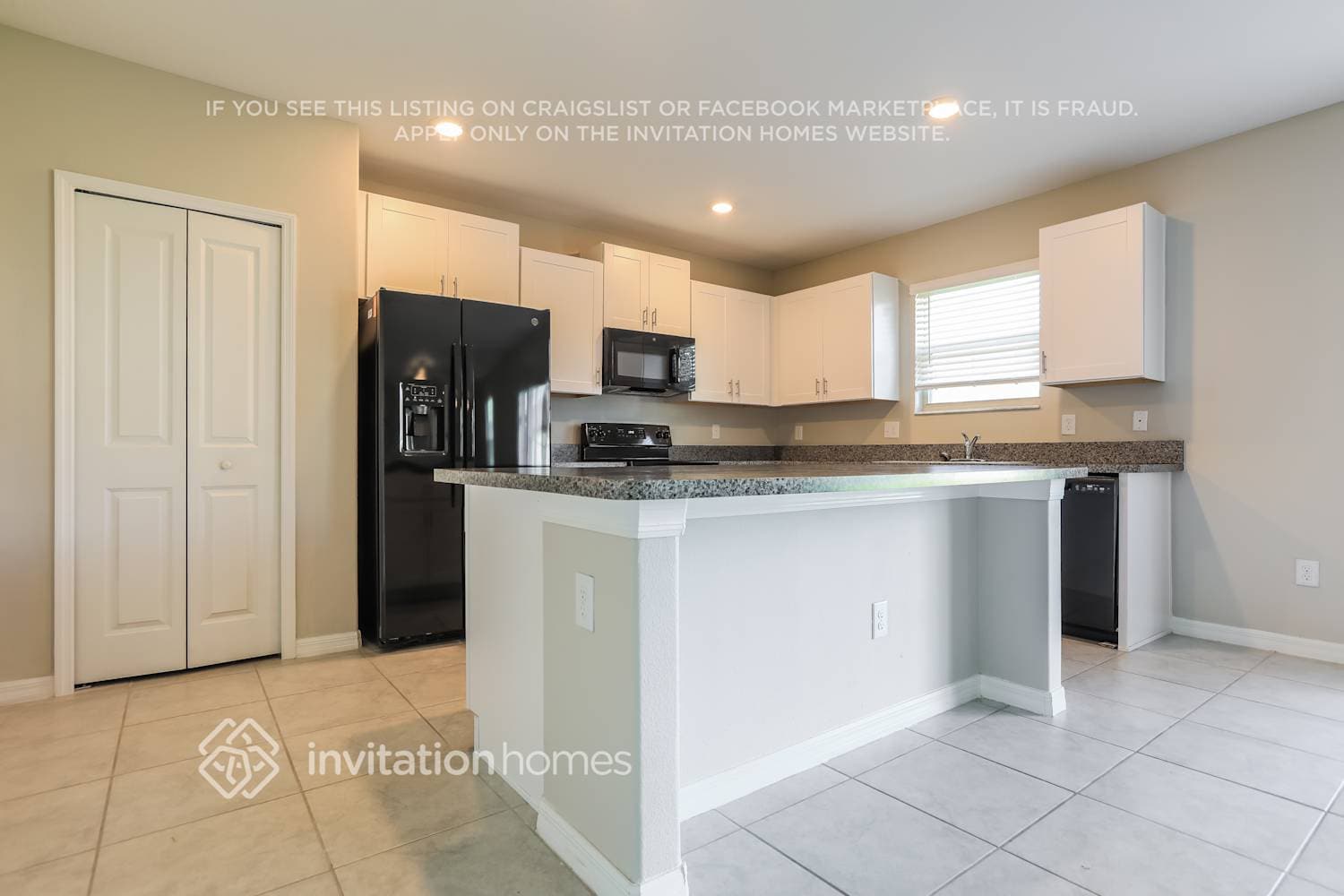 Building Photo - 1882 Crinkle Leaf Ct