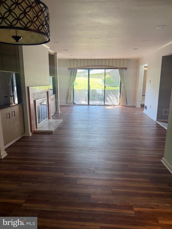Building Photo - 14 Oak Knoll Dr