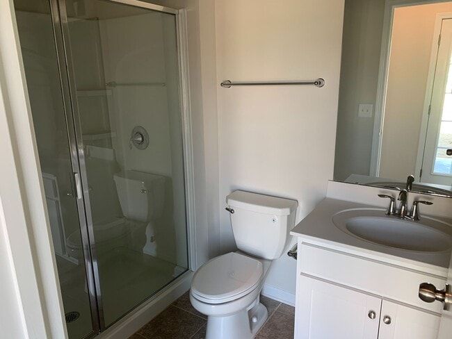 Building Photo - Resort life for your family in the Palisades!