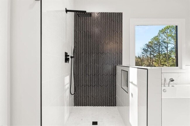 Building Photo - 2895 Jones Mill Rd