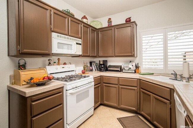 Building Photo - Convenient 3 Bed Home in Sycamore Ranch, Woodland, Near Bel Air Market & Pioneer High