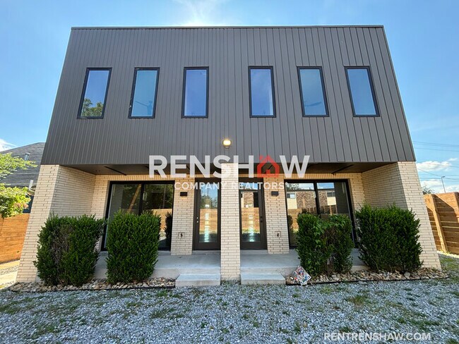 Building Photo - 38 Angelus St