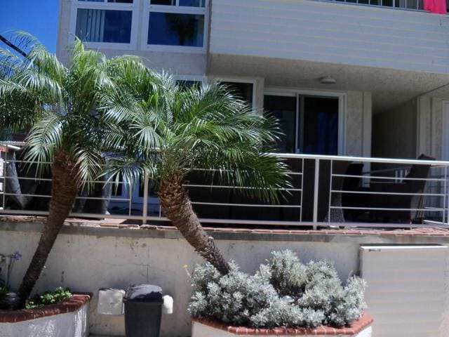 Building Photo - 3920 Riviera Dr