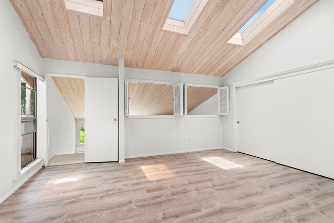 Building Photo - 1696 Caminito Aliviado