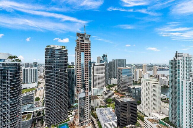 Building Photo - 1000 Brickell Plaza