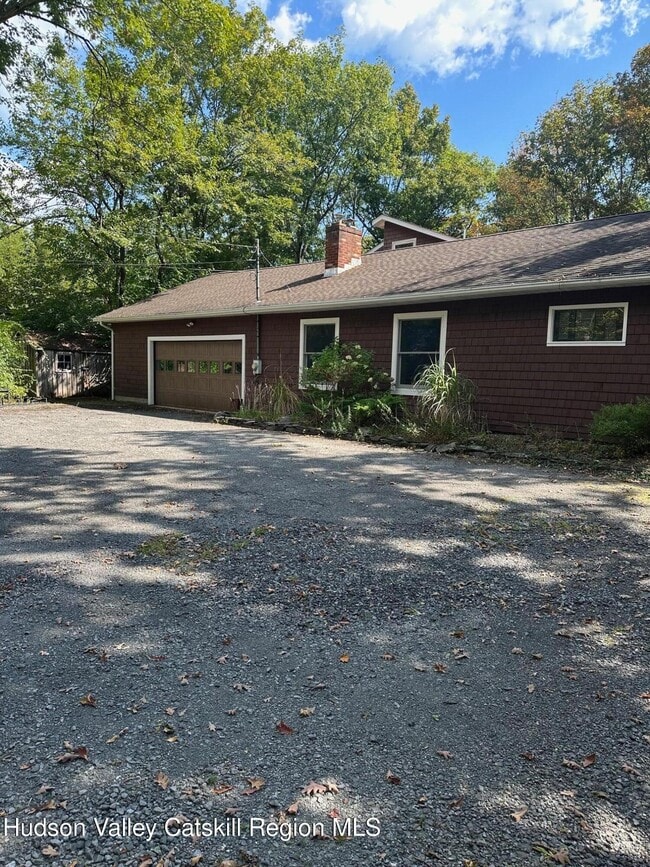 Building Photo - 153 Maverick Rd