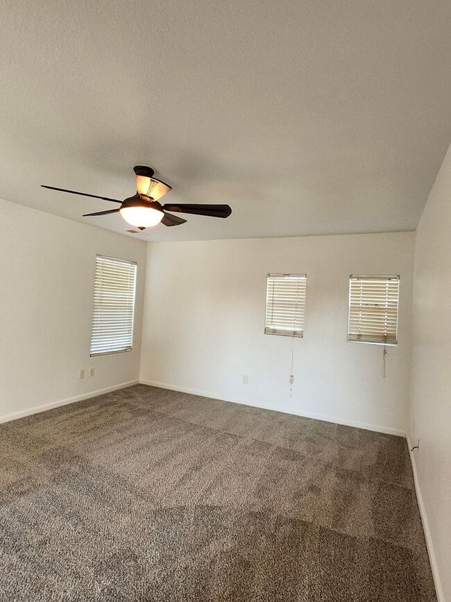 Building Photo - *MOVE IN SPECIAL - 2 WEEKS FREE!!* Beautiful Yuba City Home