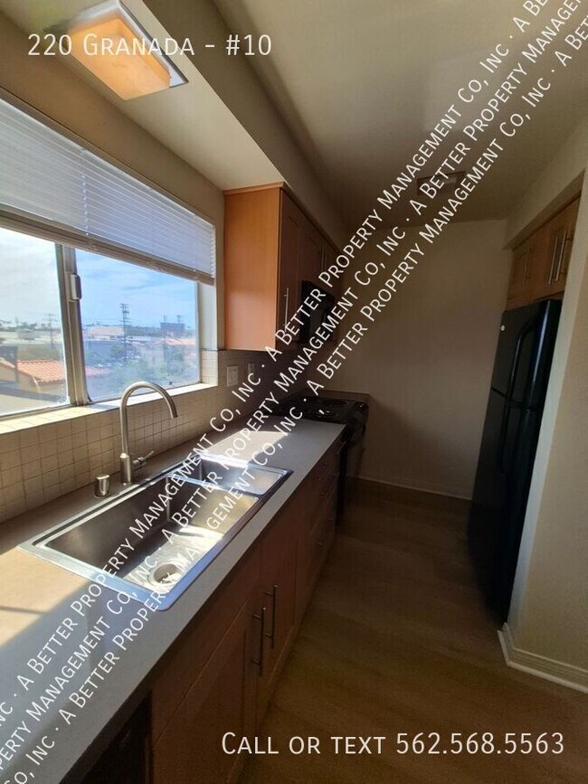 Building Photo - 220 Granada-#10