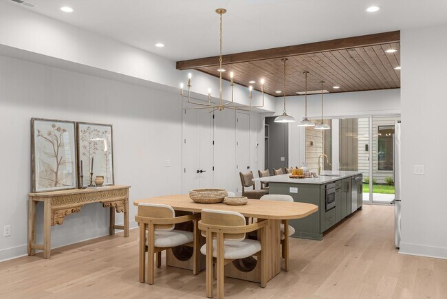 Building Photo - Stunning New Townhome in The Heart of East Nashville