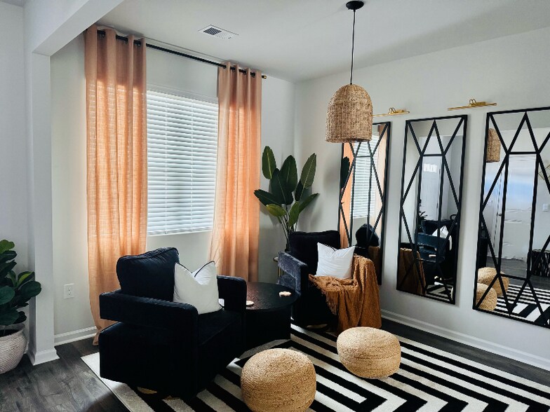 Building Photo - 856 Feldspar Mnr