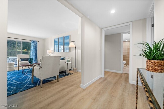 Building Photo - 208 Bobolink Way