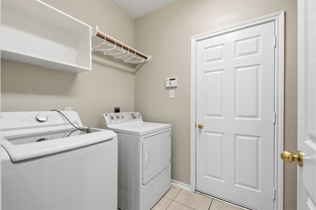 Building Photo - 43 N Abram Cir
