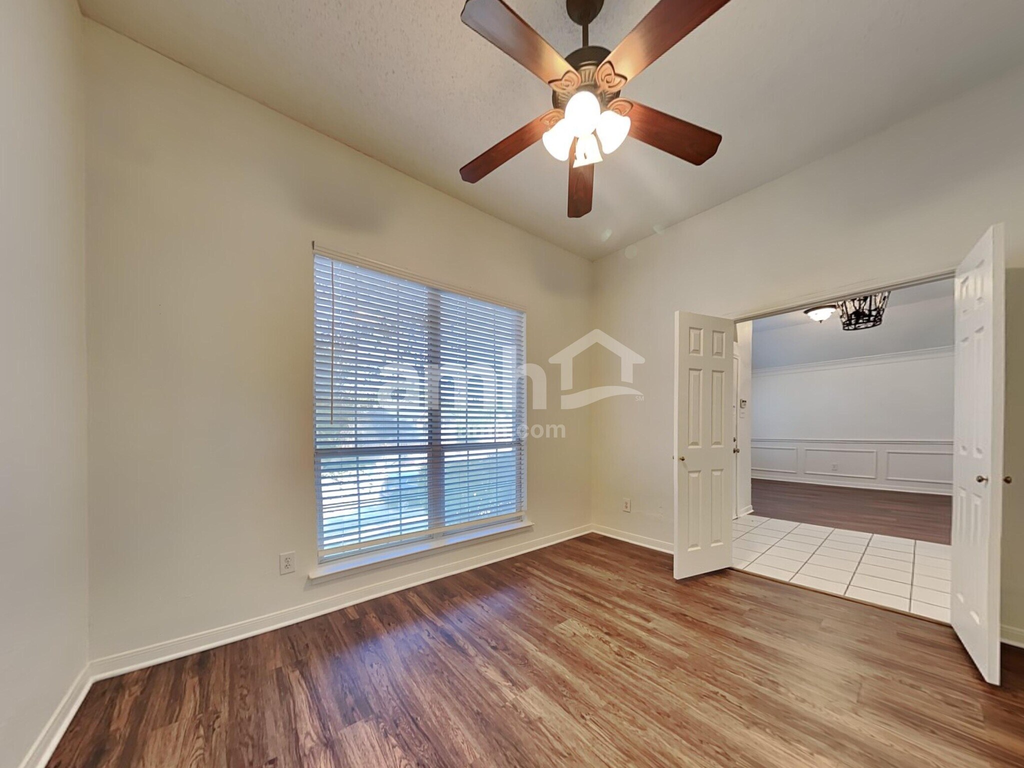 Building Photo - 532 N Parks Dr