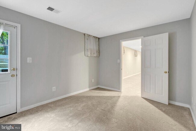Building Photo - 26161 Rachel Hill Dr