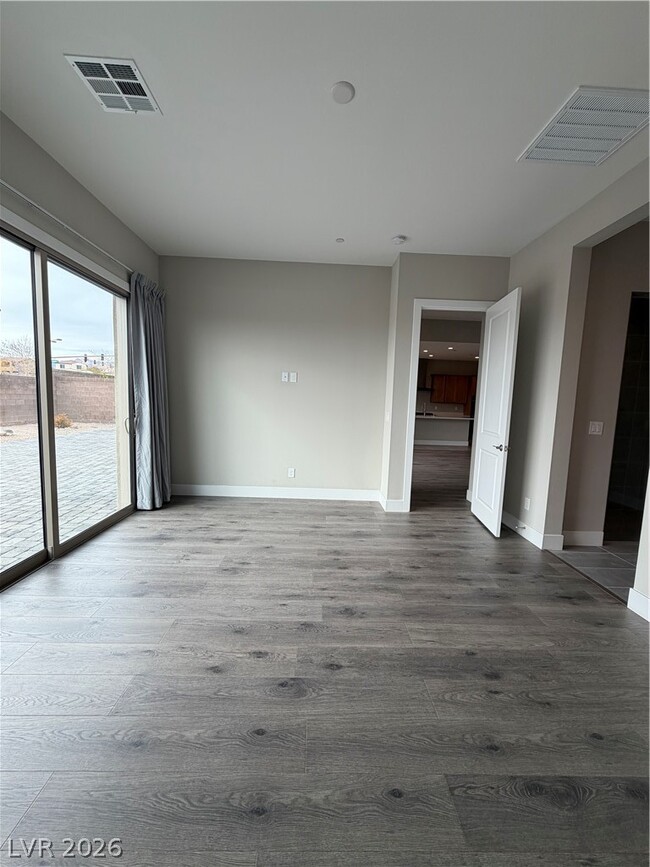 Building Photo - 11831 Giroma Ave