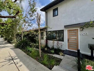 Building Photo - 903 S Barrington Ave