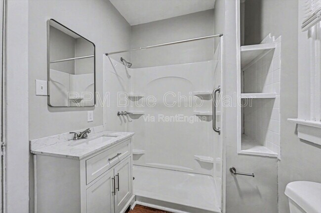 Building Photo - 2009 Linden Ave