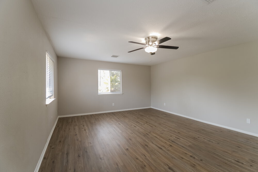 Building Photo - 701 Tanglewood Dr