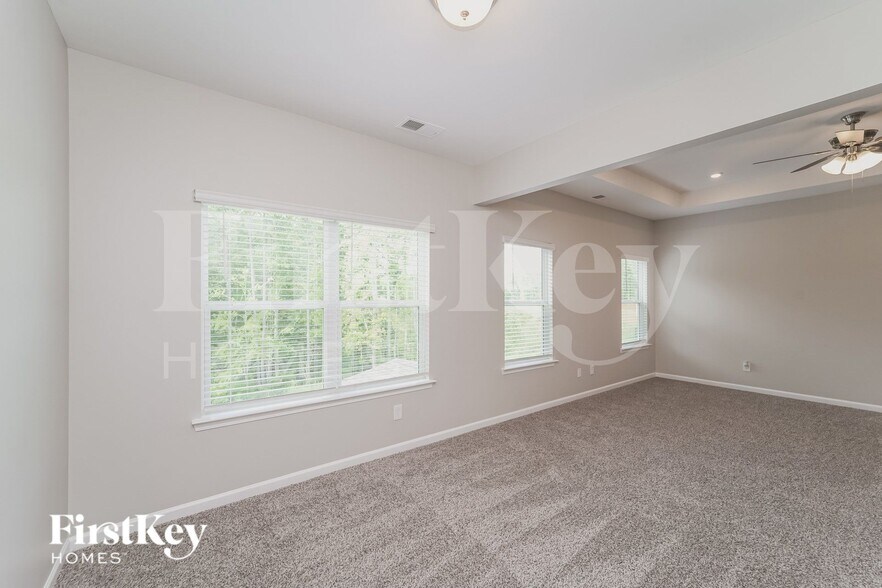 Building Photo - 6351 Trinity Xing Cir
