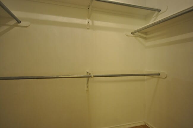 Building Photo - Custom Built Home in Flint!