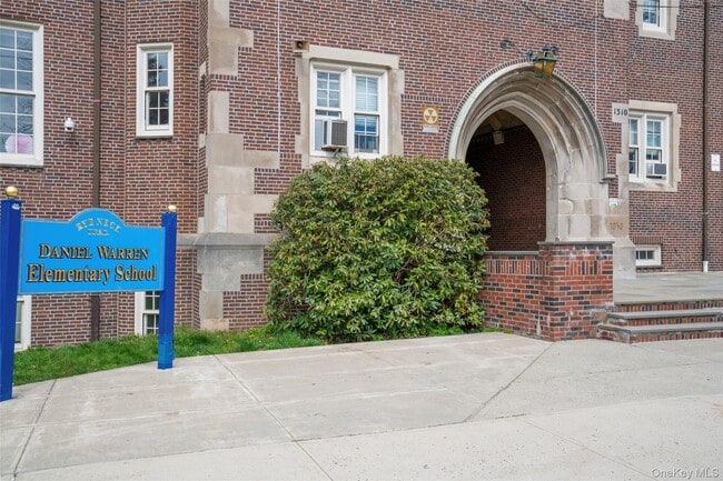 Building Photo - 319 Wagner Ave