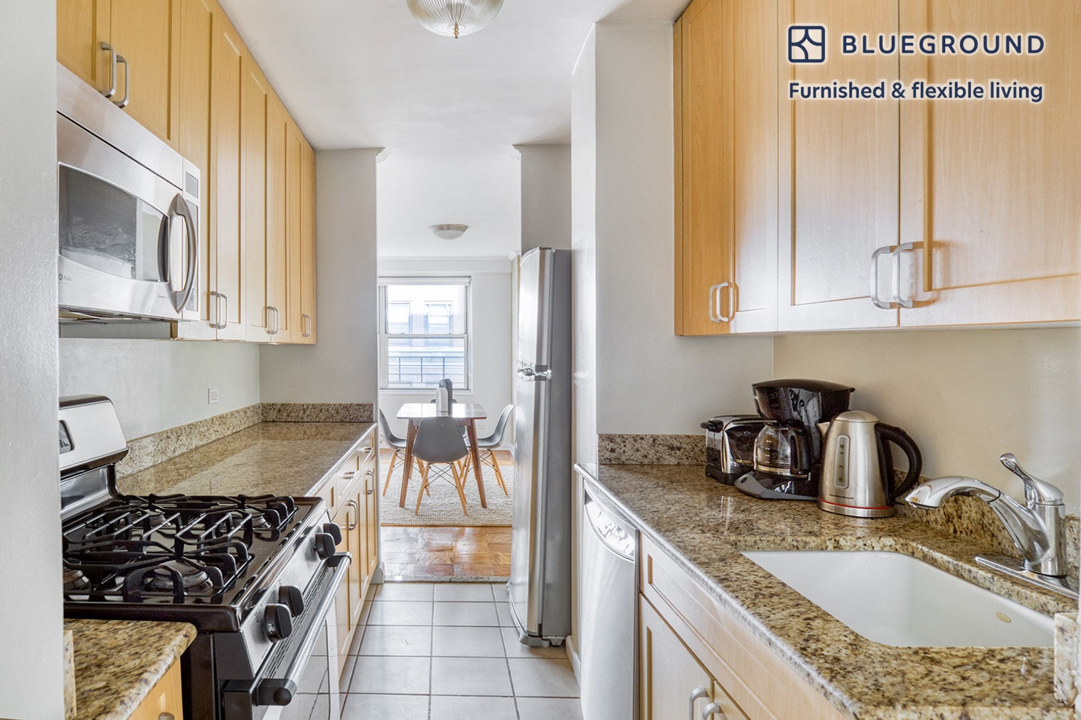 Building Photo - 210 W 89th St