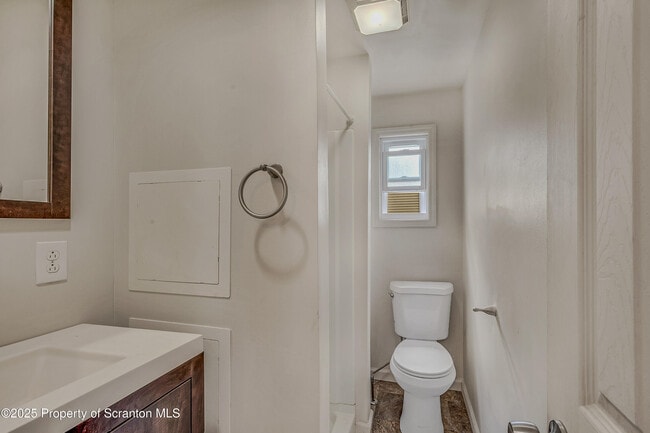 Building Photo - 367 N Bromley Ave