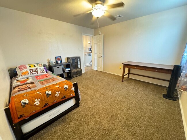 Building Photo - 4-Bedroom House for Rent in Killeen