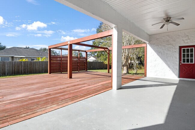 Building Photo - 704 Grape Ave