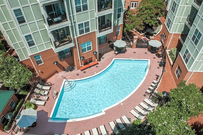 Building Photo - 2002 Eisenhower Ave