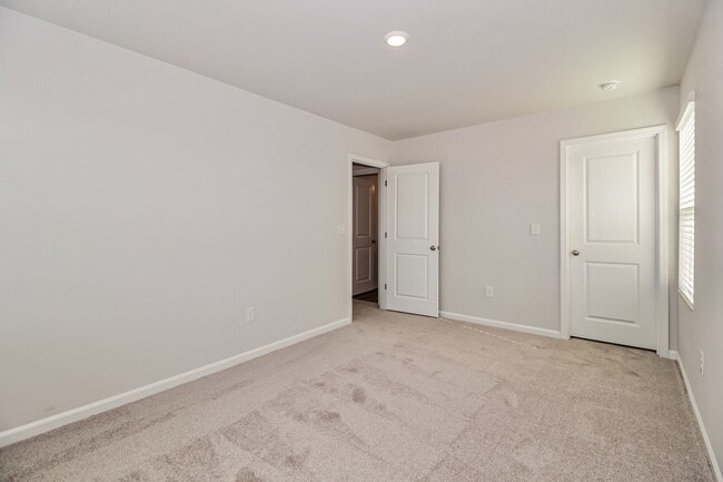 Building Photo - 333 Parkington Ln