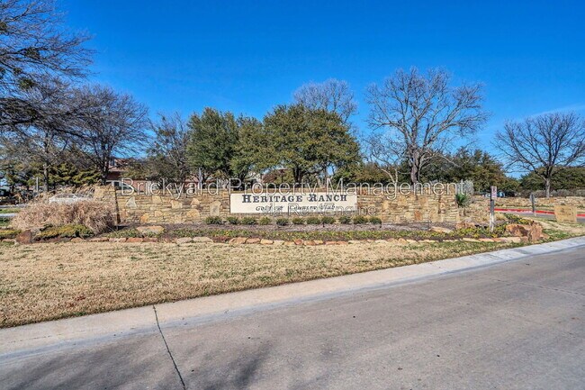 Building Photo - 350 Pine Valley Dr