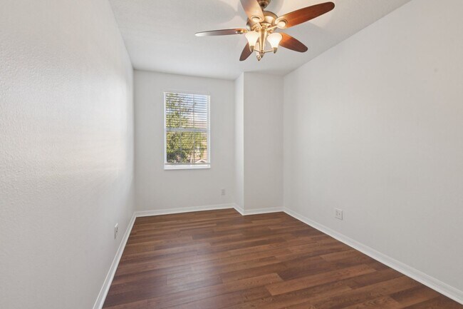 Building Photo - 12805 Avelar Manor Pl